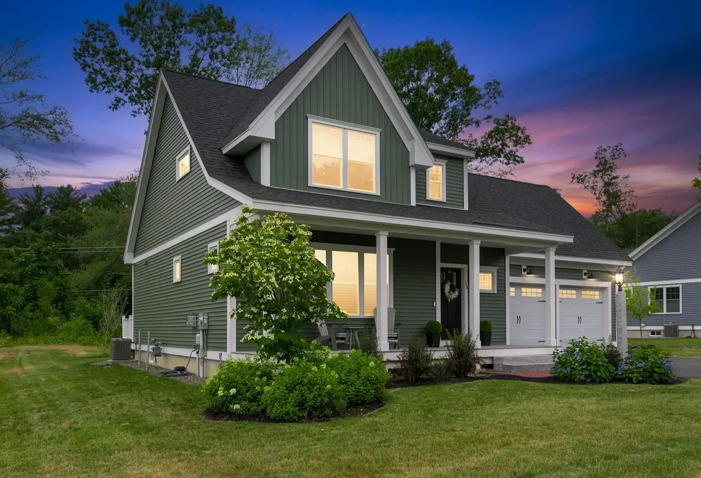 15 Rose Fountain Lane Hampton NH 03842