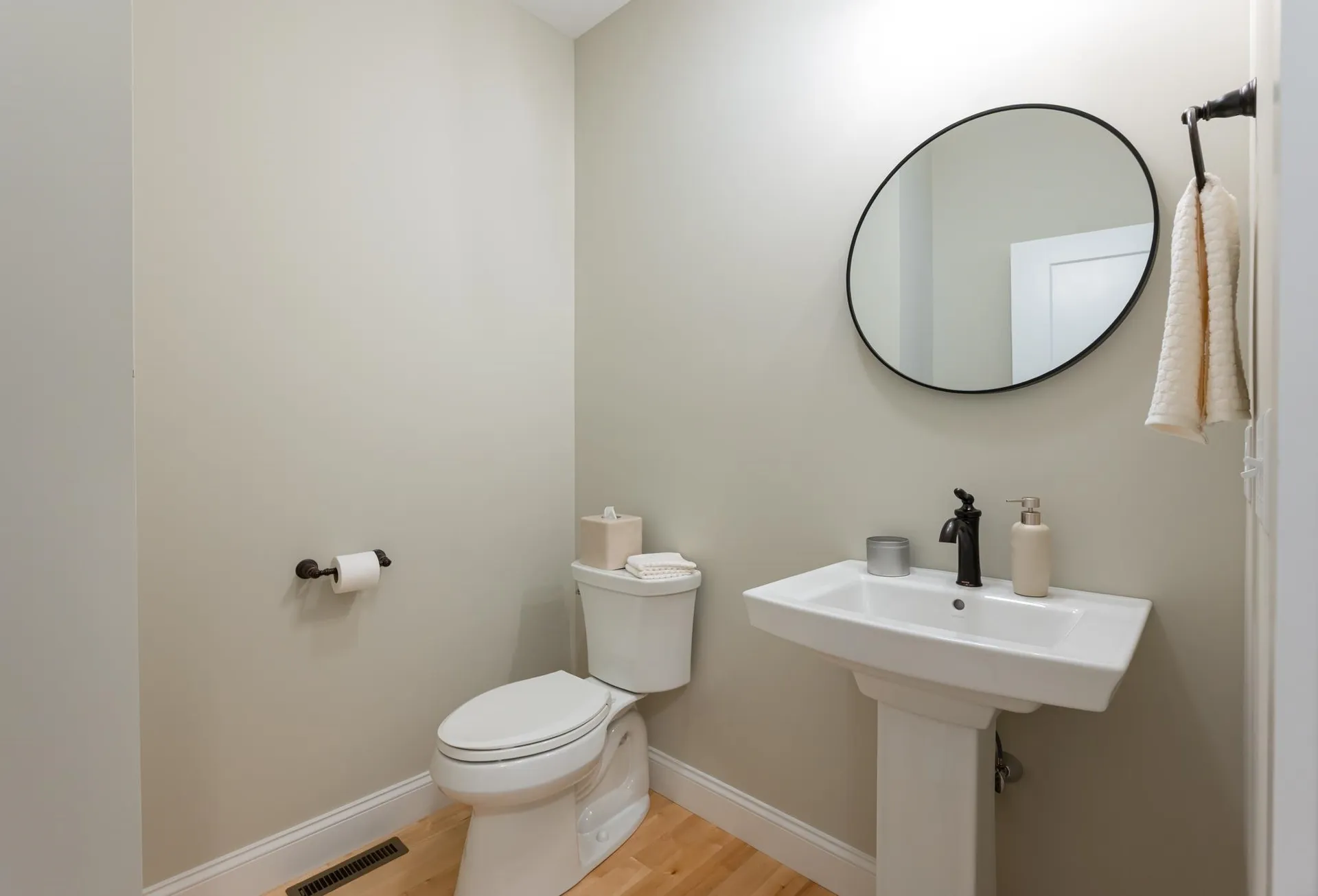 15 Rose Fountain Lane Hampton NH 03842