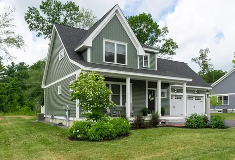 15 Rose Fountain Lane Hampton NH 03842