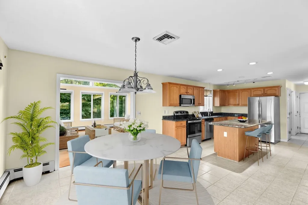 44 Cambridge Drive Auburn NH 03032