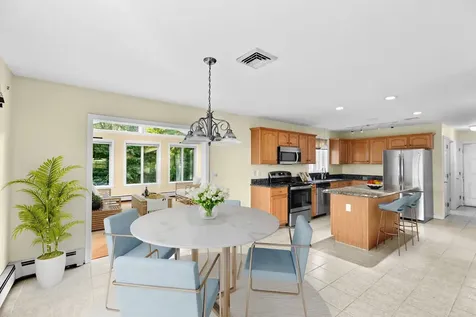 44 Cambridge Drive Auburn NH 03032