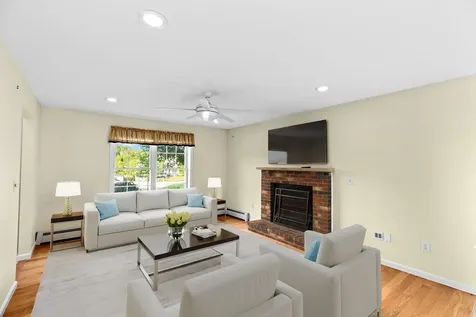 44 Cambridge Drive Auburn NH 03032