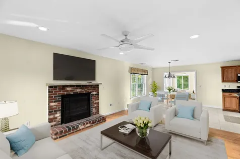 44 Cambridge Drive Auburn NH 03032