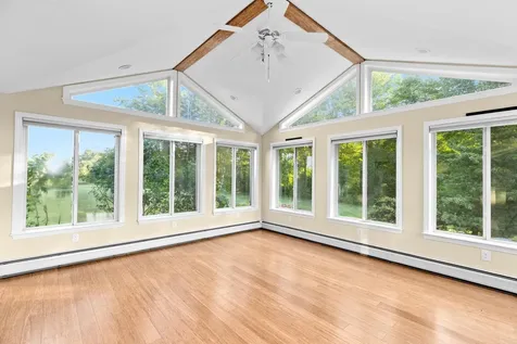 44 Cambridge Drive Auburn NH 03032