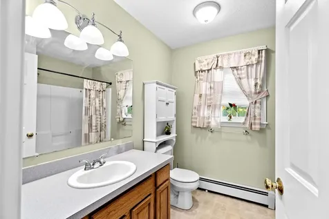 44 Cambridge Drive Auburn NH 03032