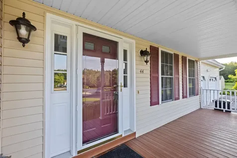 44 Cambridge Drive Auburn NH 03032