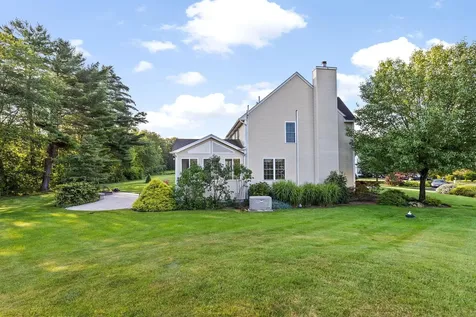 44 Cambridge Drive Auburn NH 03032