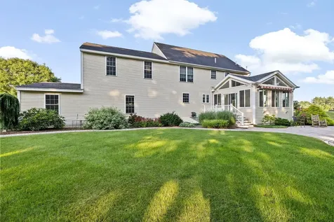 44 Cambridge Drive Auburn NH 03032