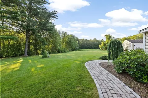 44 Cambridge Drive Auburn NH 03032