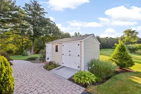 44 Cambridge Drive Auburn NH 03032