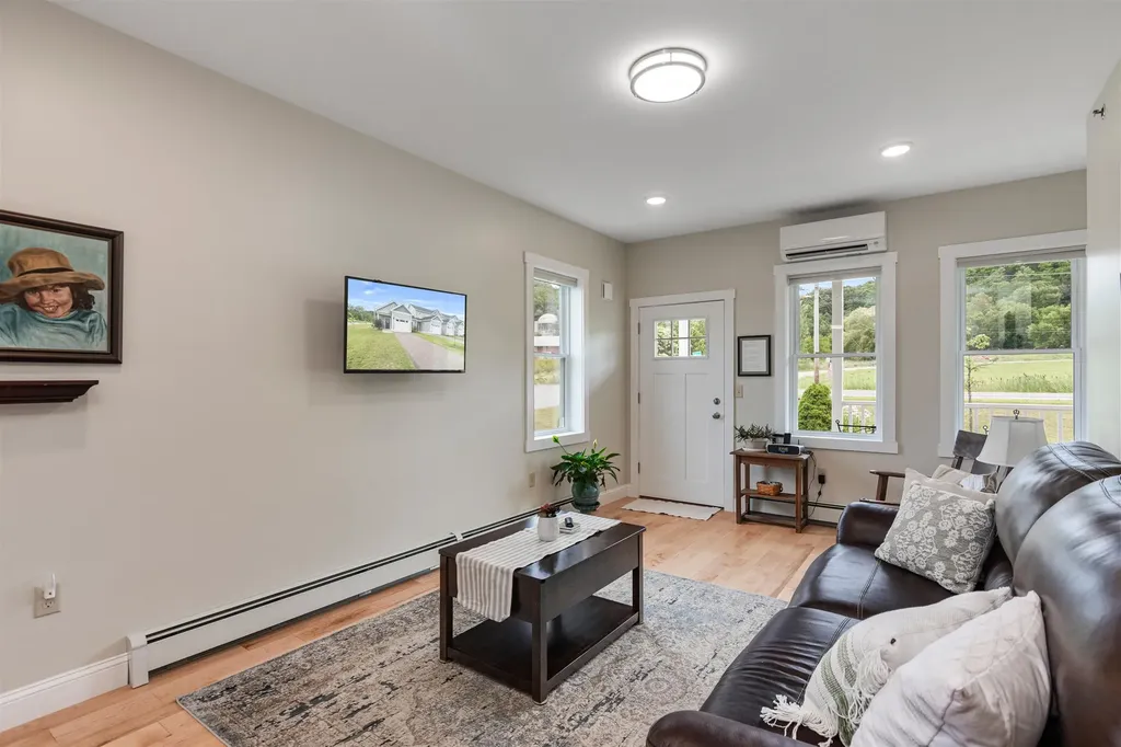 13 Clover Lane Hinesburg VT 05461