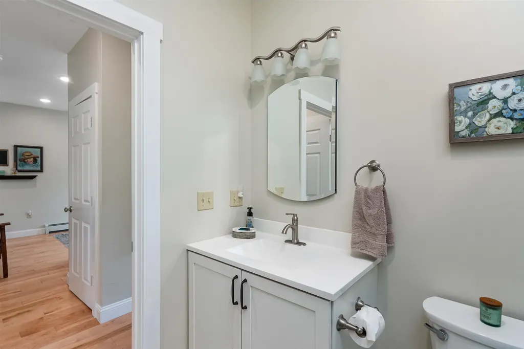 13 Clover Lane Hinesburg VT 05461