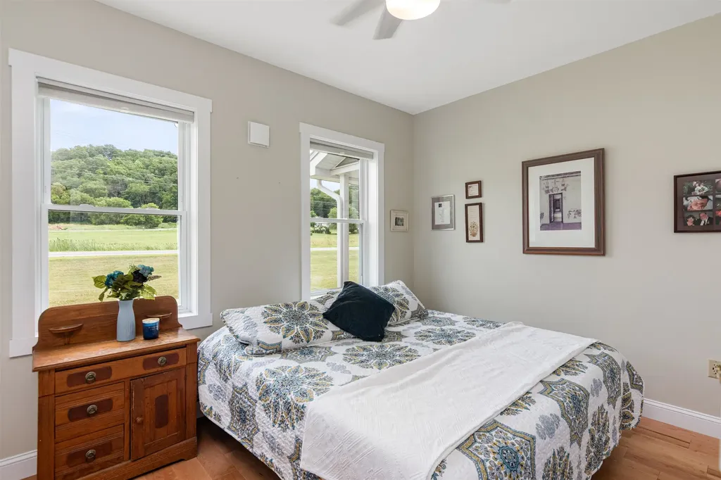 13 Clover Lane Hinesburg VT 05461