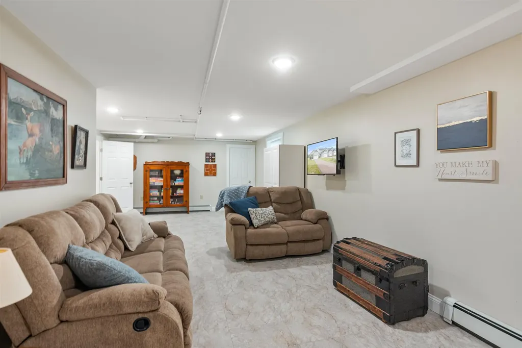 13 Clover Lane Hinesburg VT 05461