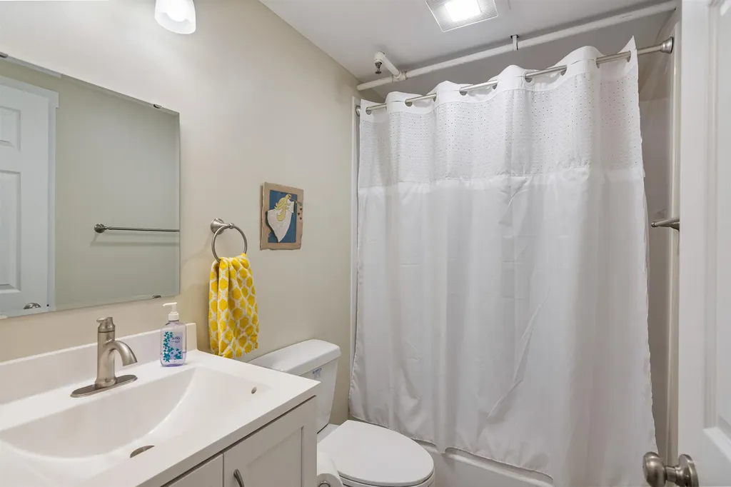 13 Clover Lane Hinesburg VT 05461