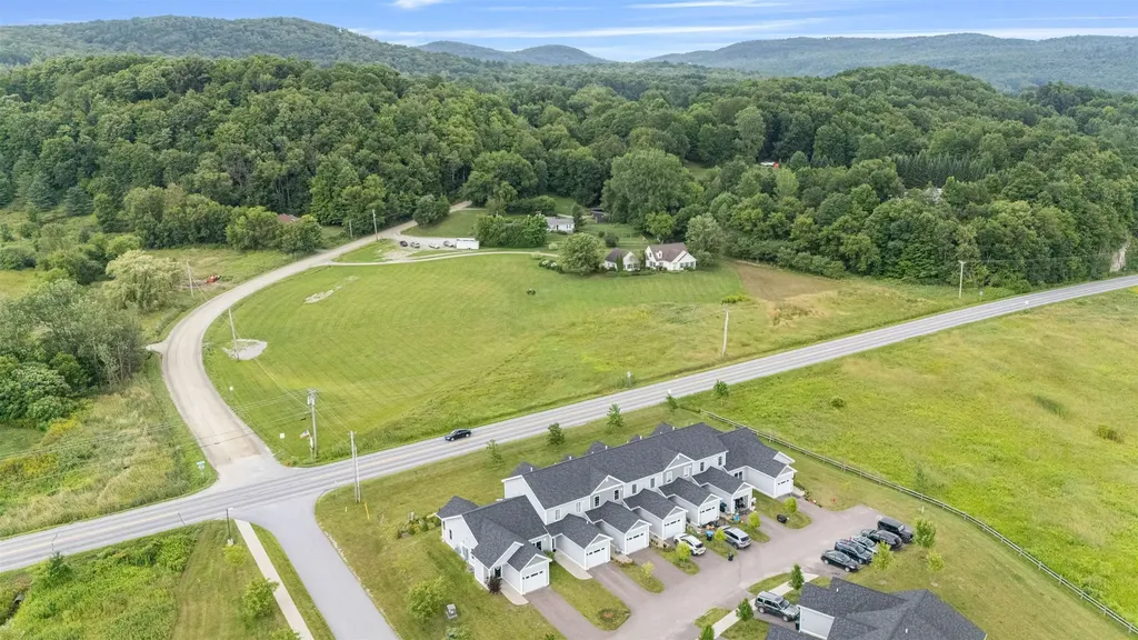 13 Clover Lane Hinesburg VT 05461