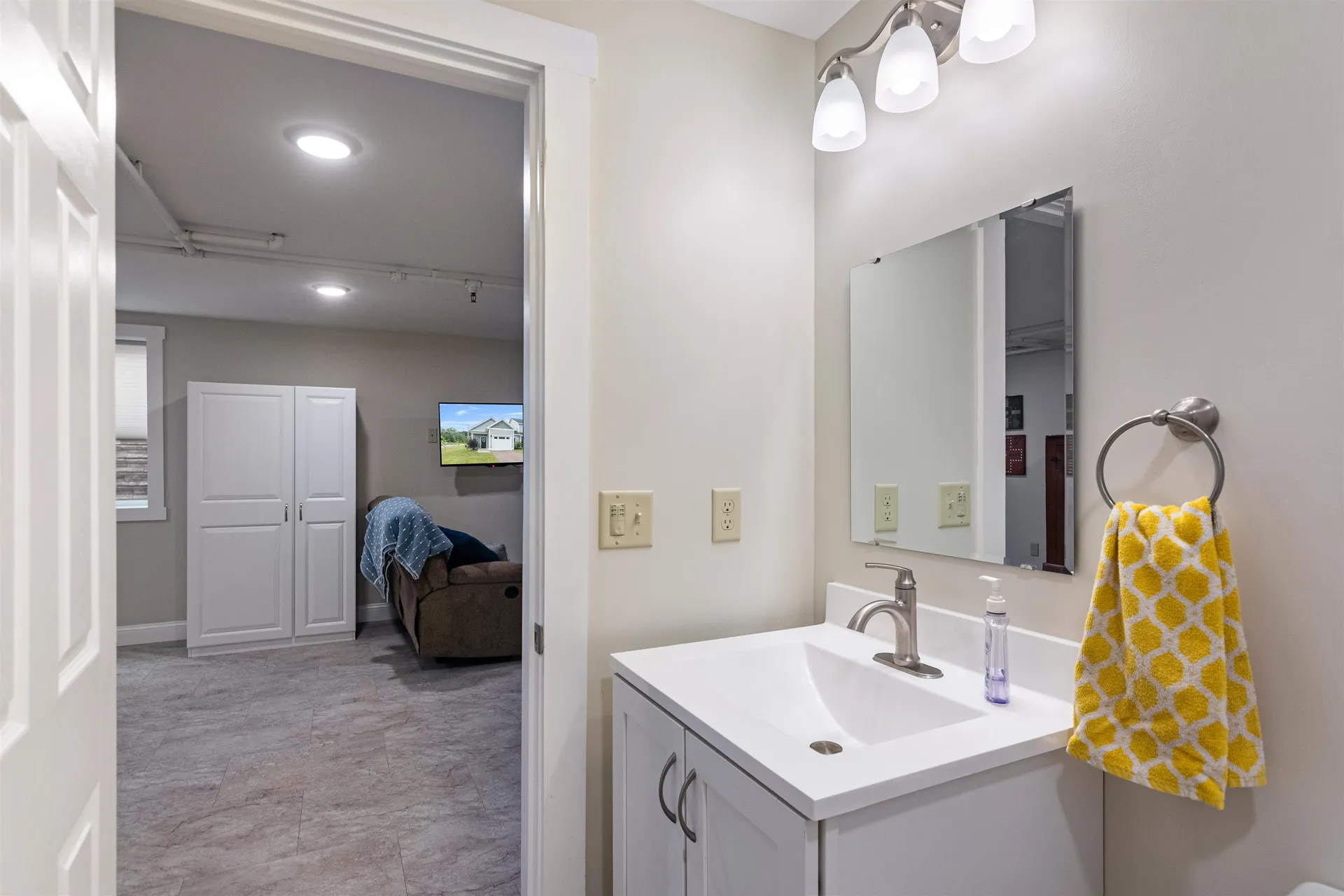 13 Clover Lane Hinesburg VT 05461