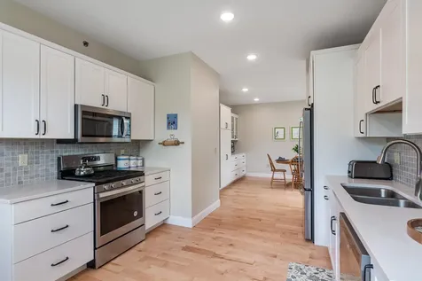 13 Clover Lane Hinesburg VT 05461