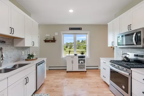 13 Clover Lane Hinesburg VT 05461