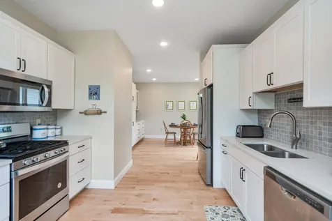 13 Clover Lane Hinesburg VT 05461