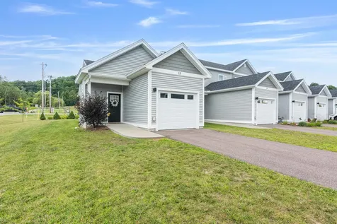 13 Clover Lane Hinesburg VT 05461