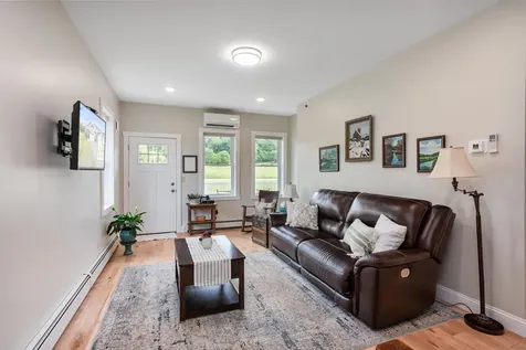 13 Clover Lane Hinesburg VT 05461