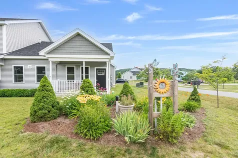 13 Clover Lane Hinesburg VT 05461