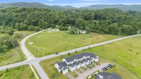 13 Clover Lane Hinesburg VT 05461