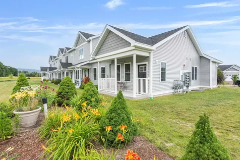 13 Clover Lane Hinesburg VT 05461