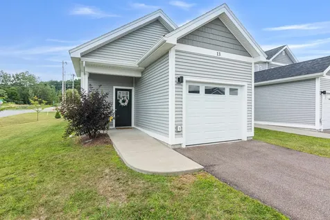 13 Clover Lane Hinesburg VT 05461