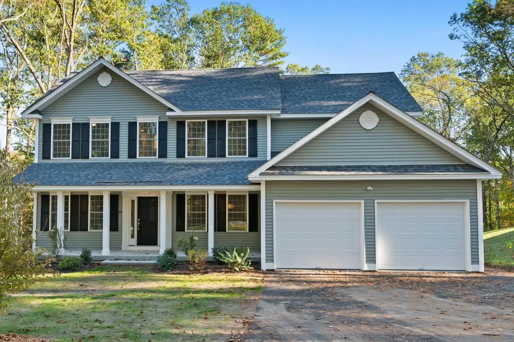 19 Griffin Road Hudson NH 03051