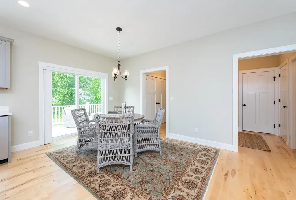 15 Rose Fountain Lane Hampton NH 03842