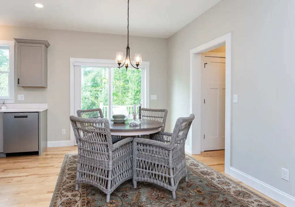 15 Rose Fountain Lane Hampton NH 03842