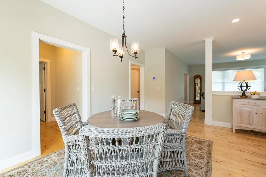 15 Rose Fountain Lane Hampton NH 03842