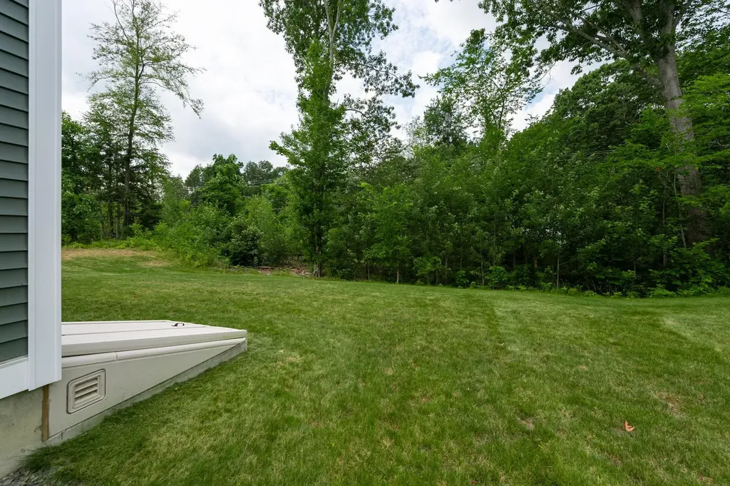 15 Rose Fountain Lane Hampton NH 03842