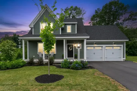 15 Rose Fountain Lane Hampton NH 03842