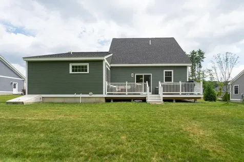 15 Rose Fountain Lane Hampton NH 03842
