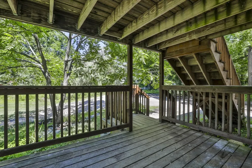 14 Chester Road Derry NH 03038