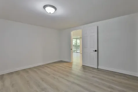 14 Chester Road Derry NH 03038