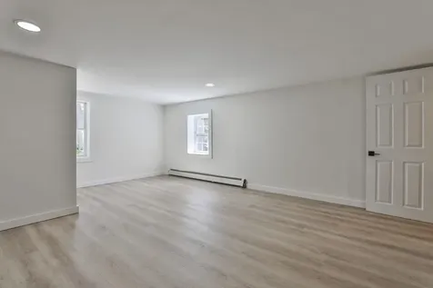 14 Chester Road Derry NH 03038