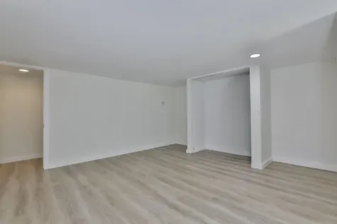 14 Chester Road Derry NH 03038