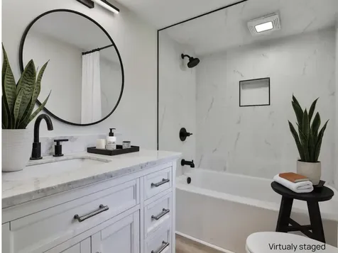 14 Chester Road Derry NH 03038