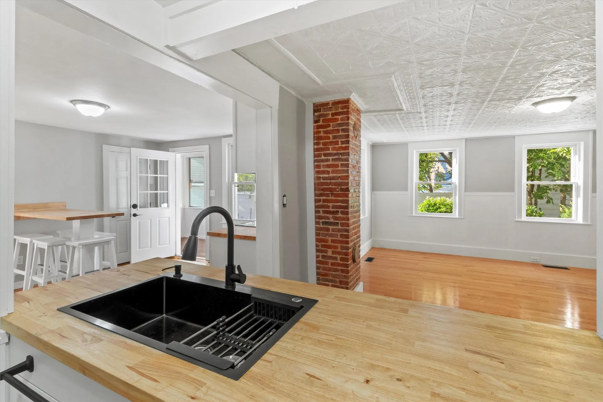 20 Tilton Street Manchester NH 03102