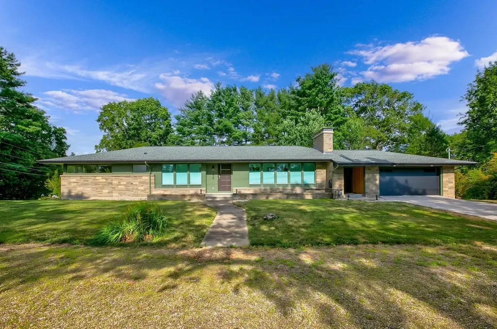 1239 Union Street Manchester NH 03104