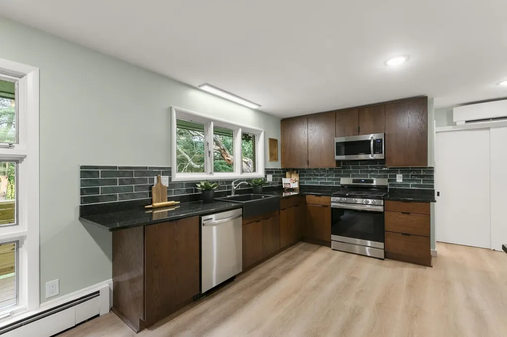 1239 Union Street Manchester NH 03104