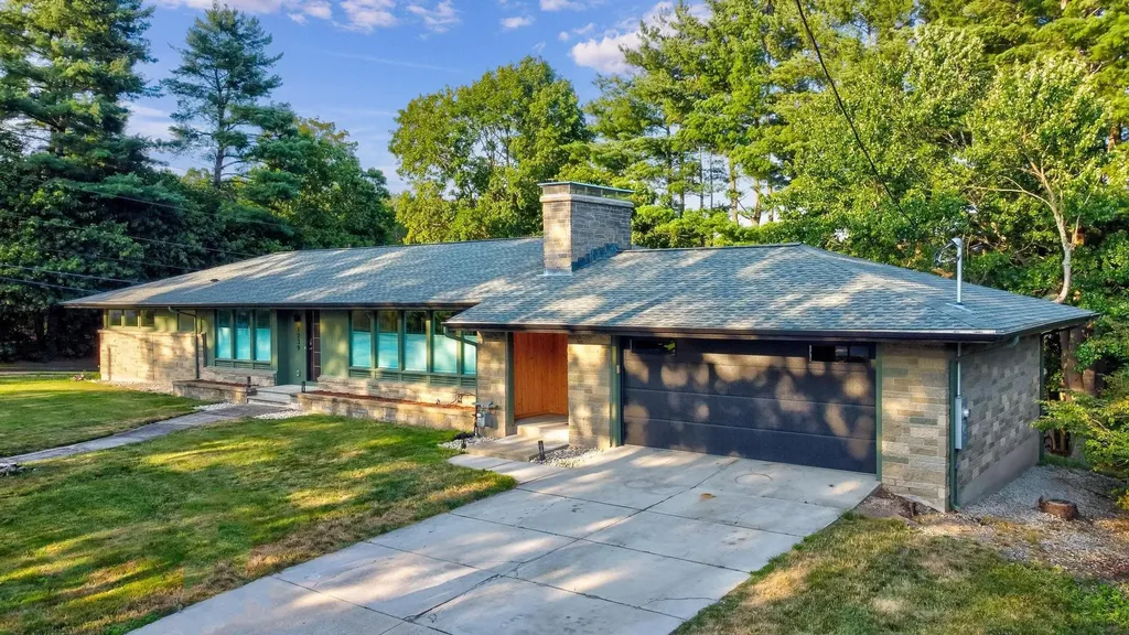 1239 Union Street Manchester NH 03104