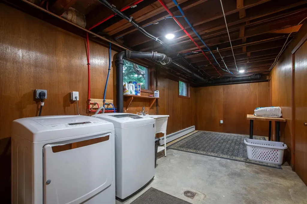 1239 Union Street Manchester NH 03104