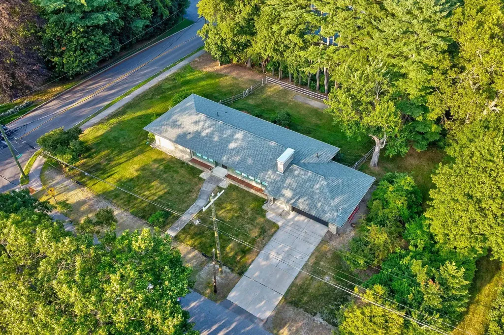 1239 Union Street Manchester NH 03104