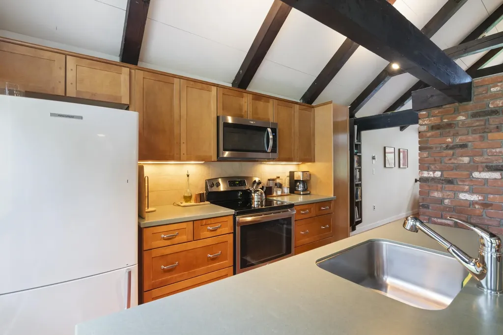 55 Crosstown Road Dover VT 05356