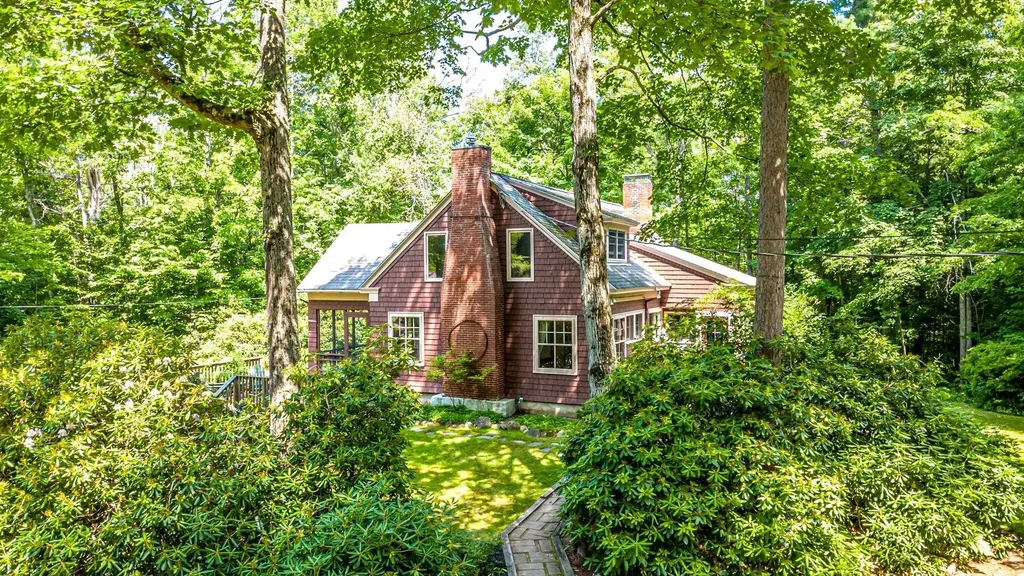 44 Neighbors Row Conway NH 03860